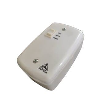 Chave para Exaustor Venti-Delta 30CM 220V c/Cap.02,0uF 400vac - Espelho c/1-Tecla Liga Desliga c/Reversăo c/Caixa de Sobrepor 4x2 Branca - foto 1 de 4