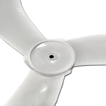 HELICE P/VENTILADOR DE 50CM ARGE 3PÁS BRANCA STYLO TWISTER F10,0MM P.REDONDA CENTRO FECHADO C/T.REBITE ROSCA INTERNA ESQUERDA S/T.TRASEIRA - foto 1 de 4