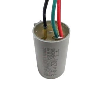CAPACITOR 009,0UF 3FIOS 3,0+6,0MF RD 250VAC P/VENTILADOR DE TETO ALISEU SMART 110V / SPIRIT 110V 3VELOCIDADE
